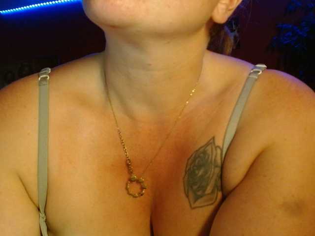 Petitoiseaucoquine live cam on BongaCams