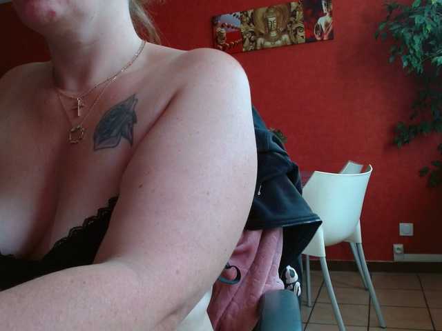 Petitoiseaucoquine live cam on BongaCams