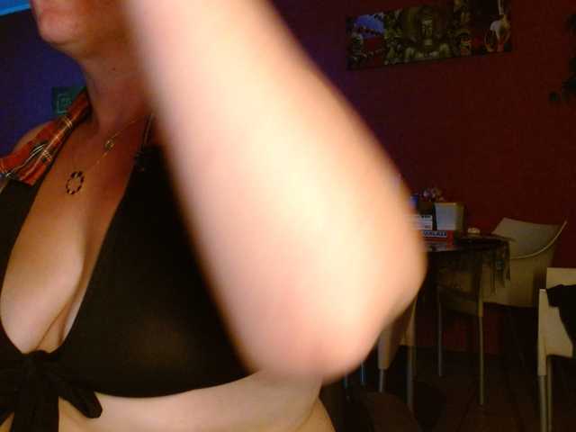 Petitoiseaucoquine live cam on BongaCams