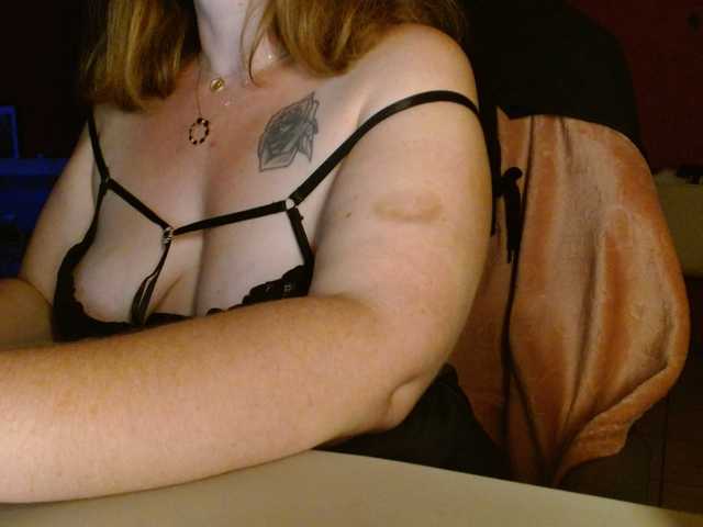 Petitoiseaucoquine live cam preview