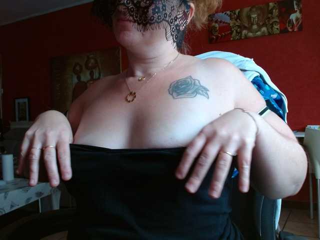 Petitoiseaucoquine live cam on BongaCams