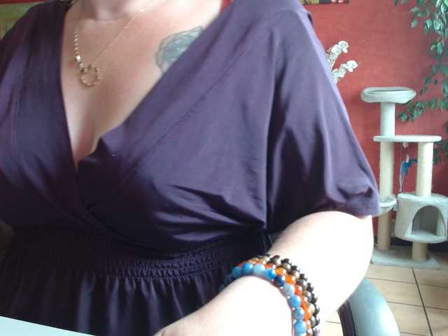 Petitoiseaucoquine live cam on BongaCams