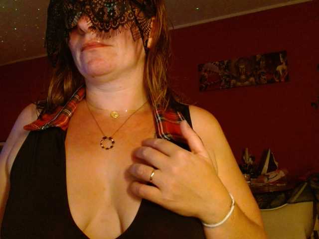 Petitoiseaucoquine live cam on BongaCams