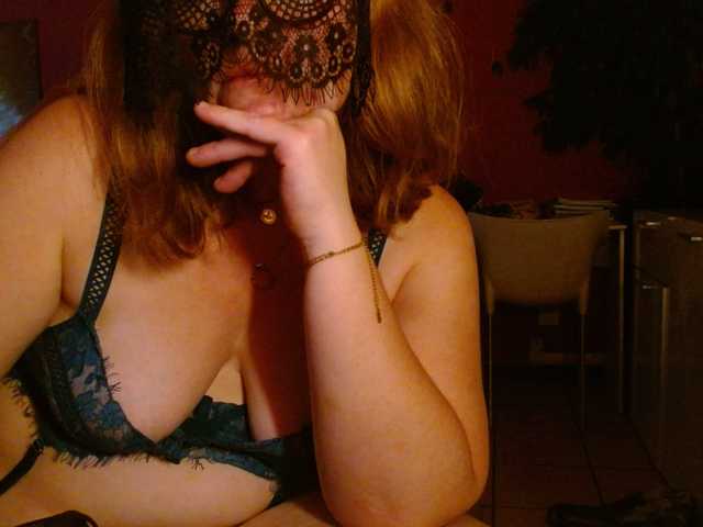 Petitoiseaucoquine live cam on BongaCams