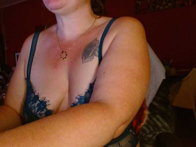 Petitoiseaucoquine live cam on BongaCams