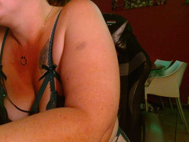 Petitoiseaucoquine live cam on BongaCams