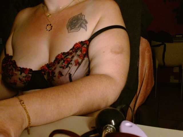 Petitoiseaucoquine live cam preview