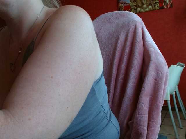 Petitoiseaucoquine live cam on BongaCams