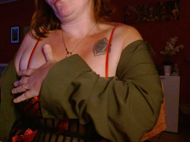 Petitoiseaucoquine live cam on BongaCams