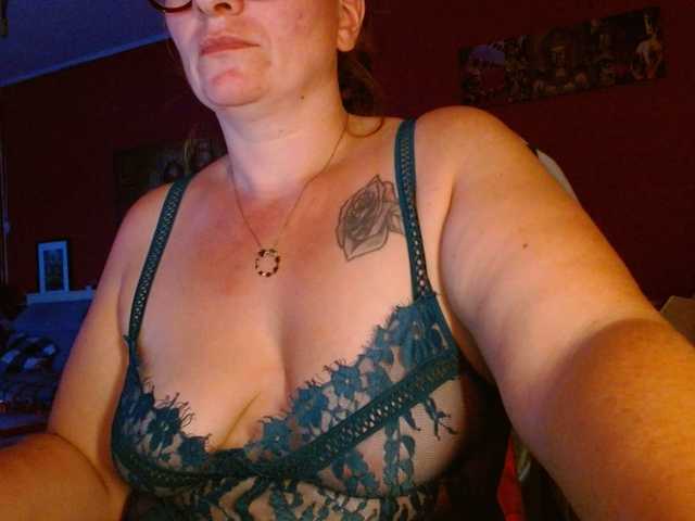 Petitoiseaucoquine live cam on BongaCams