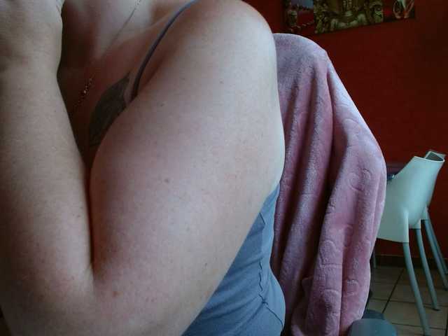 Petitoiseaucoquine live cam on BongaCams
