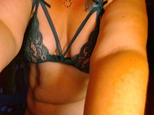 Petitoiseaucoquine live cam on BongaCams