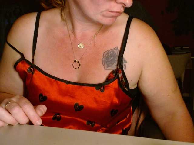 Petitoiseaucoquine live cam preview