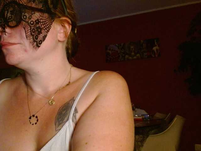 Petitoiseaucoquine live cam on BongaCams