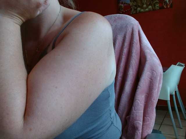Petitoiseaucoquine live cam on BongaCams
