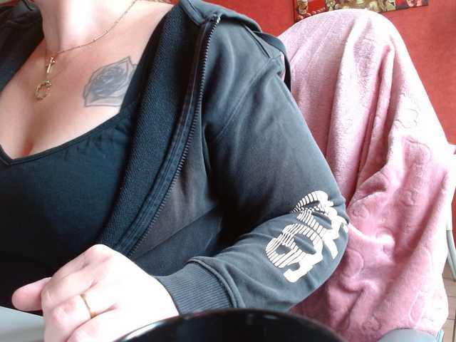 Petitoiseaucoquine live cam on BongaCams