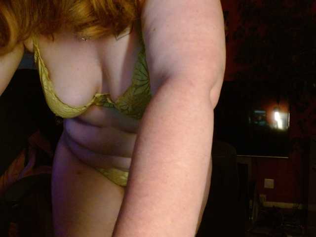 Petitoiseaucoquine's BongaCams show and profile