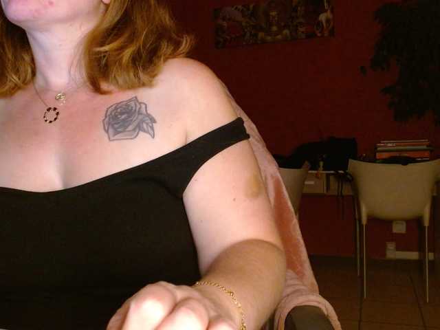 Petitoiseaucoquine live cam preview