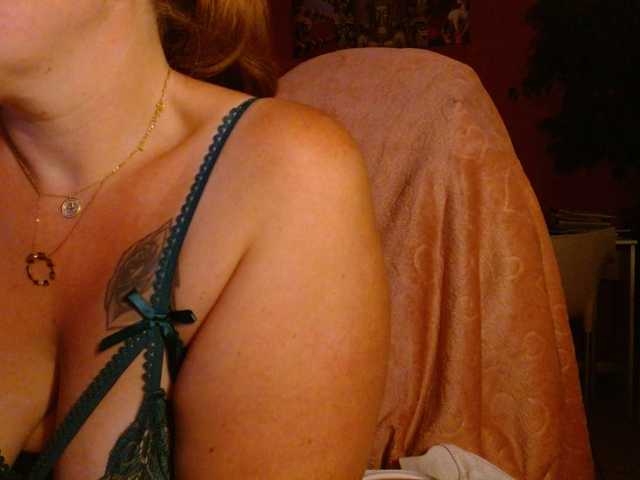 Petitoiseaucoquine live cam on BongaCams