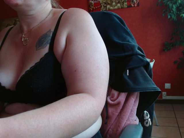 Petitoiseaucoquine live cam on BongaCams