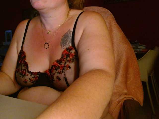 Petitoiseaucoquine live cam on BongaCams