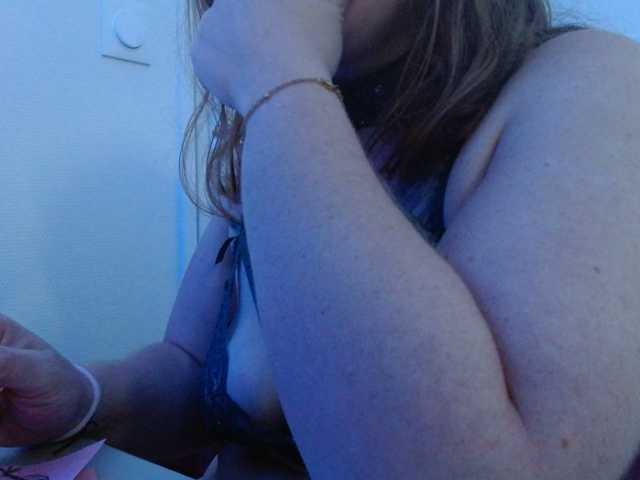 Petitoiseaucoquine live cam on BongaCams