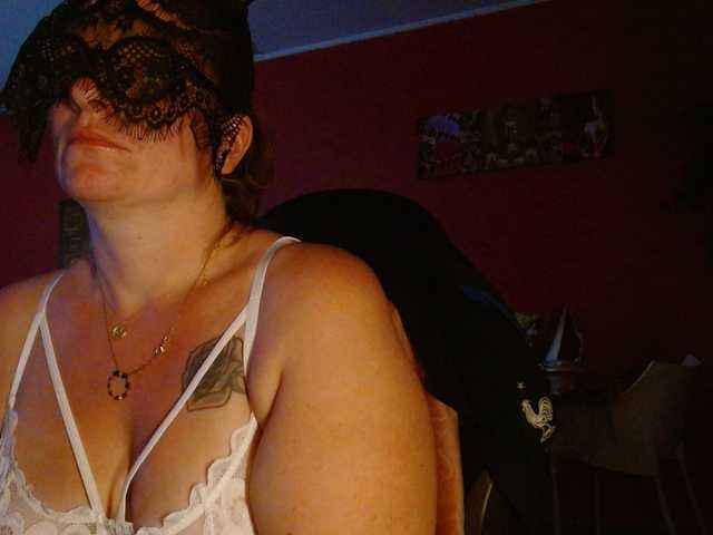 Petitoiseaucoquine live cam on BongaCams