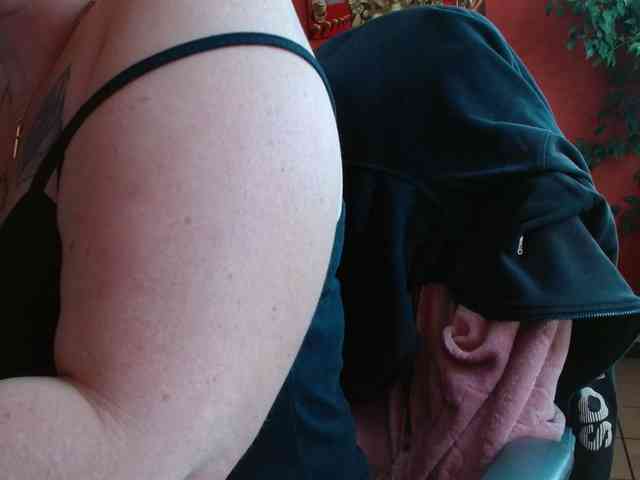 Petitoiseaucoquine webcam