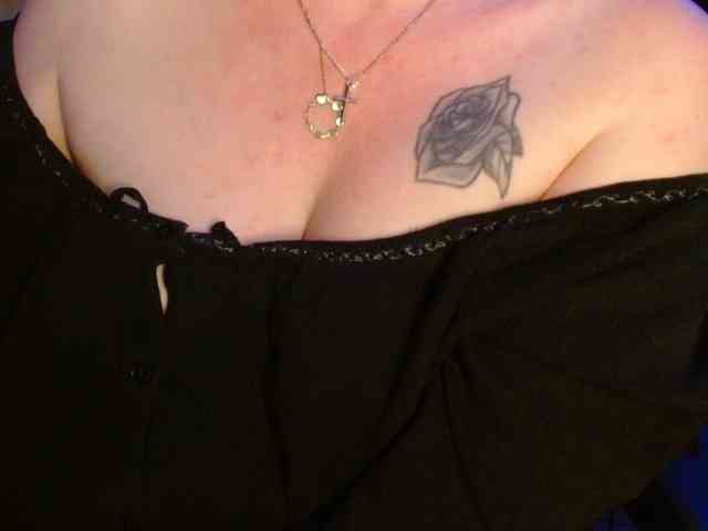 Petitoiseaucoquine webcam