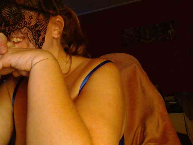 Petitoiseaucoquine webcam