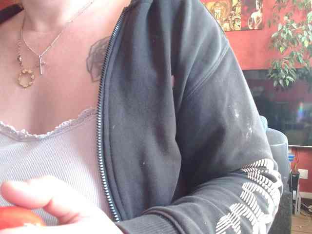 Petitoiseaucoquine webcam