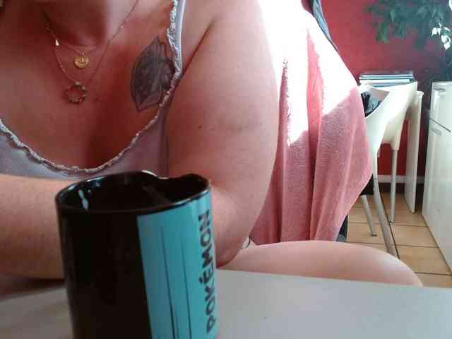Petitoiseaucoquine webcam