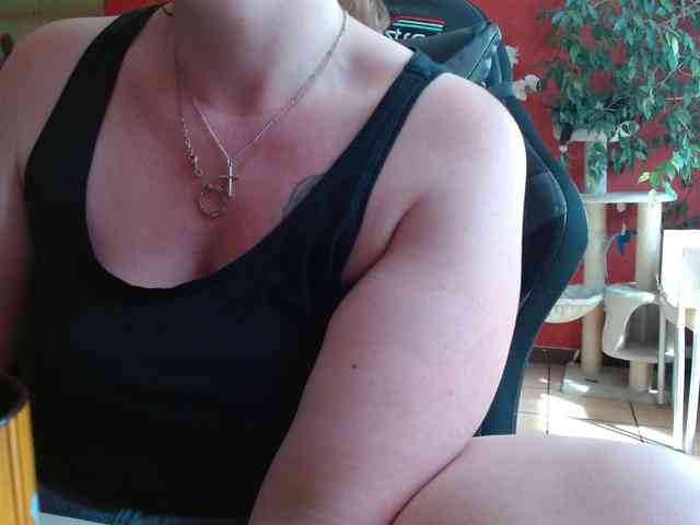 Petitoiseaucoquine webcam