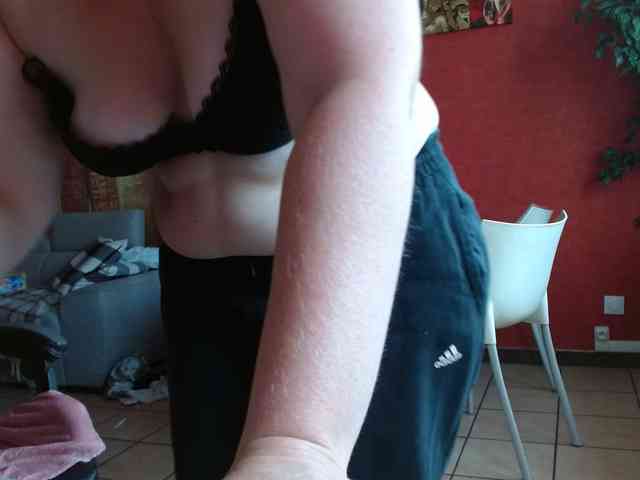 Petitoiseaucoquine webcam