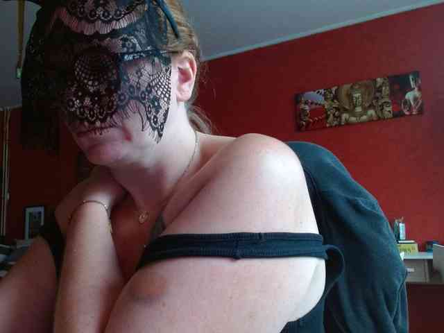 Petitoiseaucoquine webcam