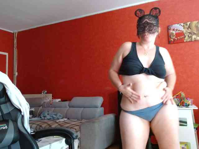 Petitoiseaucoquine webcam