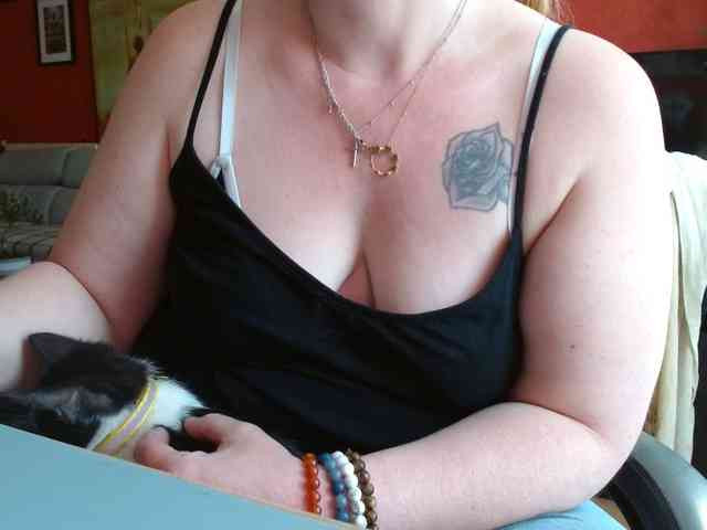 Petitoiseaucoquine webcam