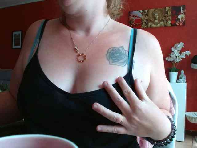 Petitoiseaucoquine webcam