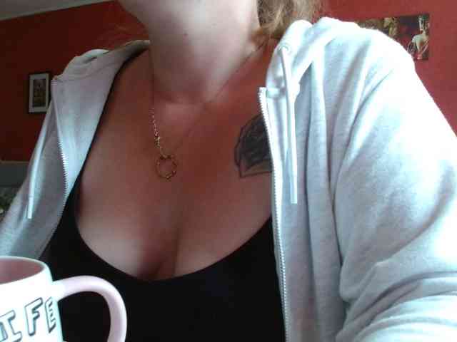 Petitoiseaucoquine webcam