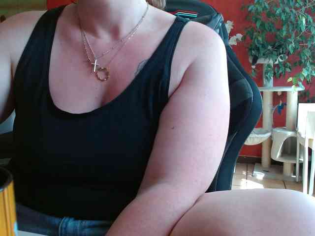 Petitoiseaucoquine webcam