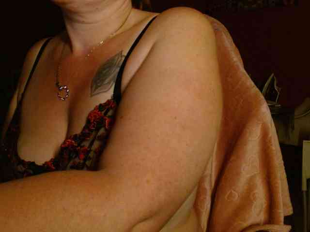 Petitoiseaucoquine webcam