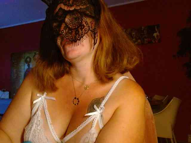 Petitoiseaucoquine webcam
