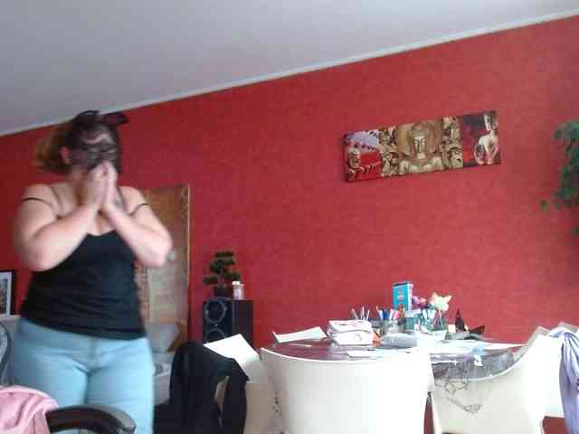 Petitoiseaucoquine webcam