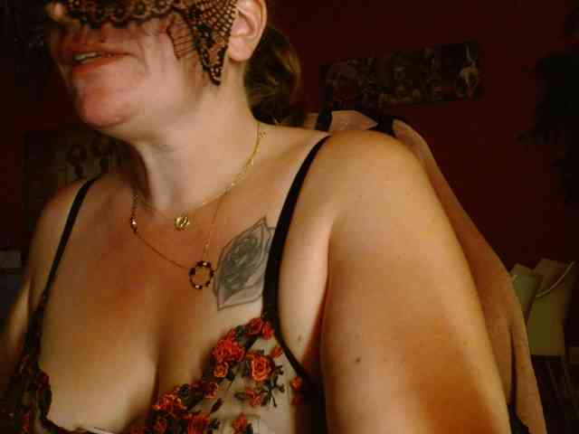 Petitoiseaucoquine webcam