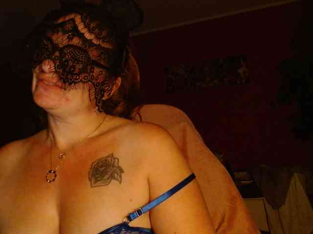 Petitoiseaucoquine webcam