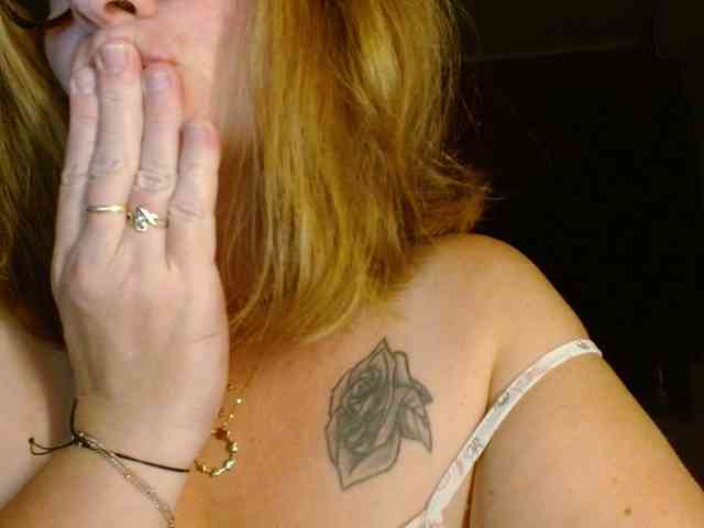 Petitoiseaucoquine webcam