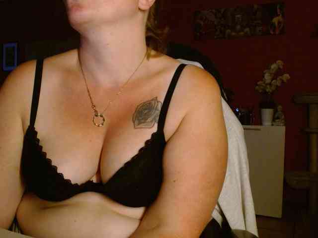 Petitoiseaucoquine webcam