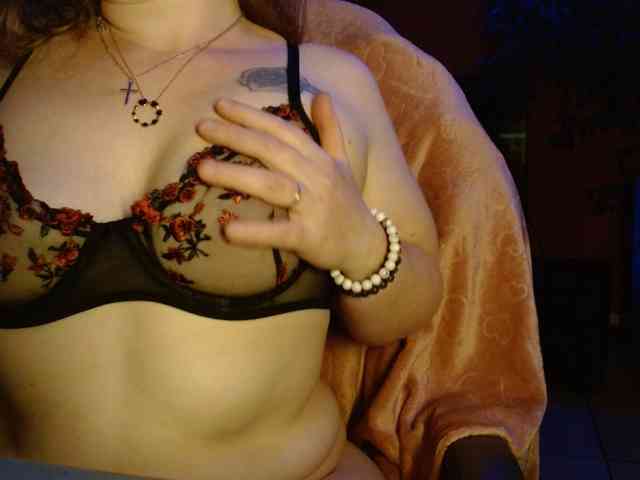 Petitoiseaucoquine webcam