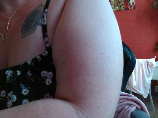 Petitoiseaucoquine webcam