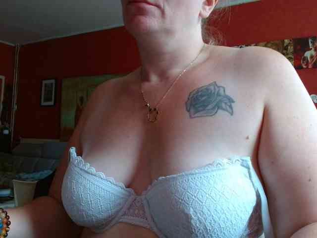 Petitoiseaucoquine webcam